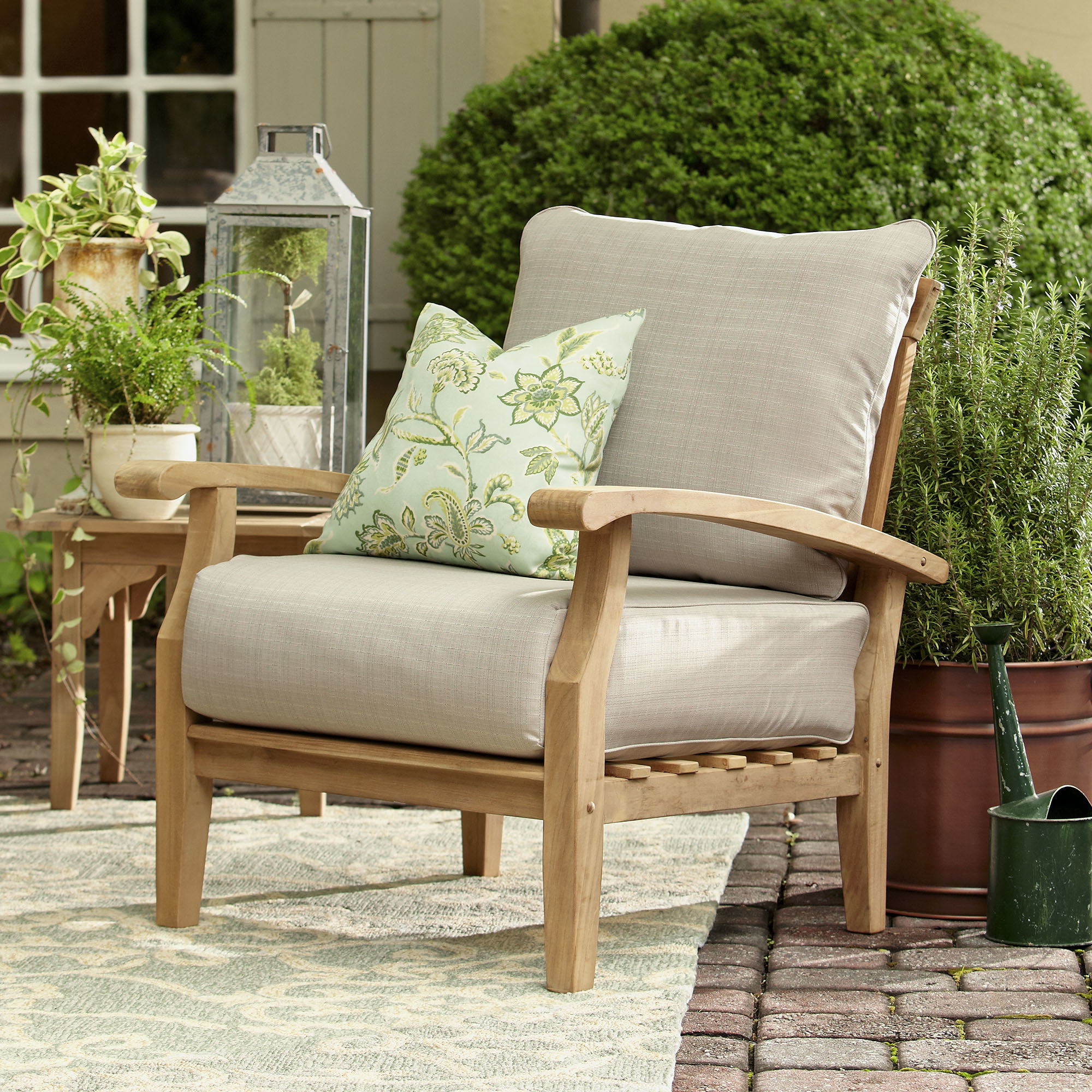 Best Teak Patio Furniture For Your Outdoor Space