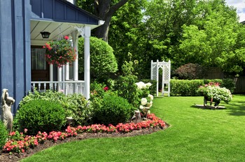 Luxurious garden ideas for the front yard