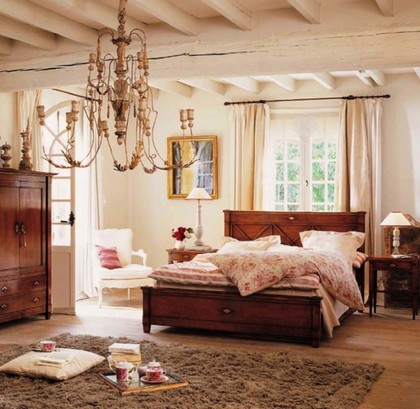 Traditional bedroom furniture