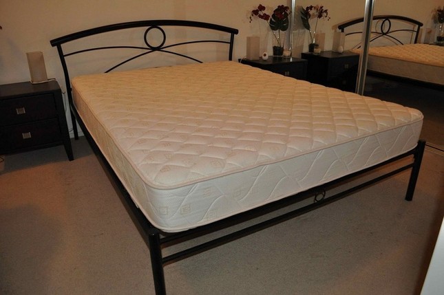 Queen size mattress 3