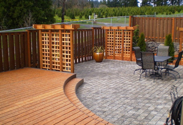 Brick terrace and terrace with wooden privacy screens